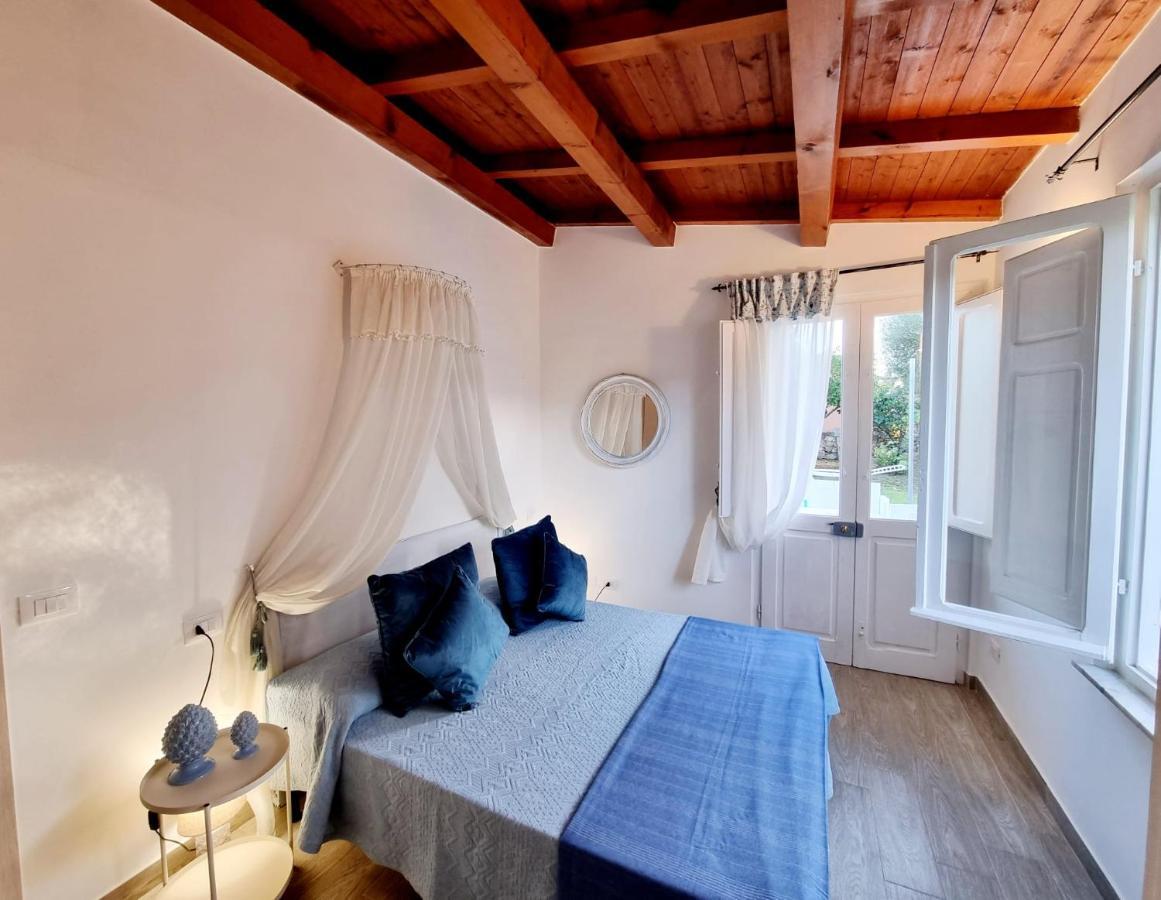 Apartamento Stazzo San Teodoro Piscina Condivisa Exterior foto